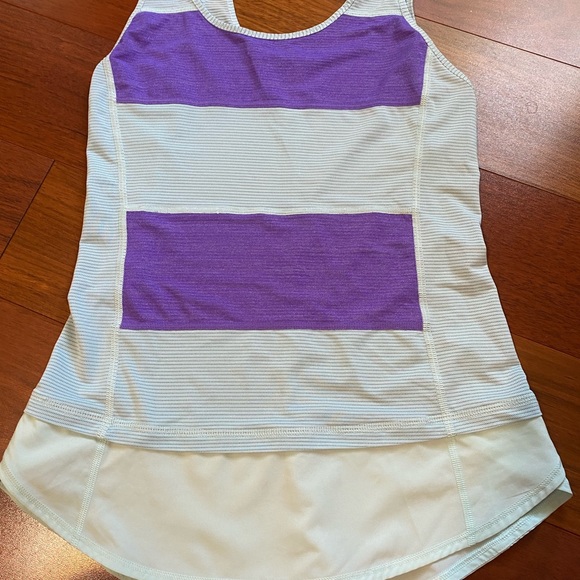 Lululemon active tank Sz 2 - Picture 5 of 11